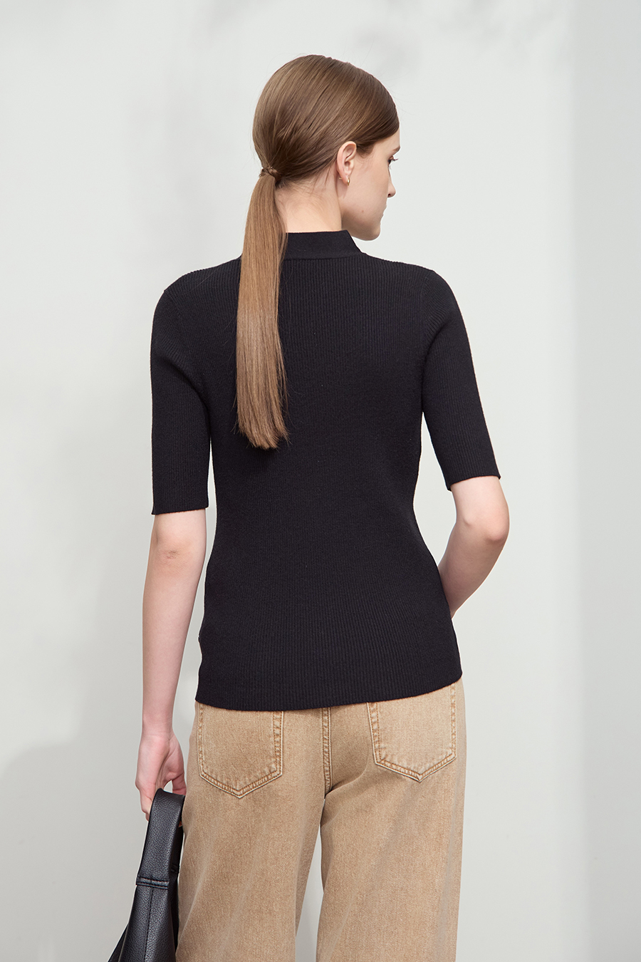 V-Neck Buttoned Knit Top|AMII-AMII.com