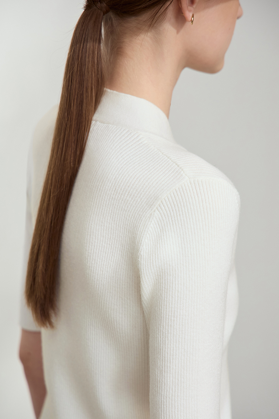 V-Neck Buttoned Knit Top|AMII-AMII.com