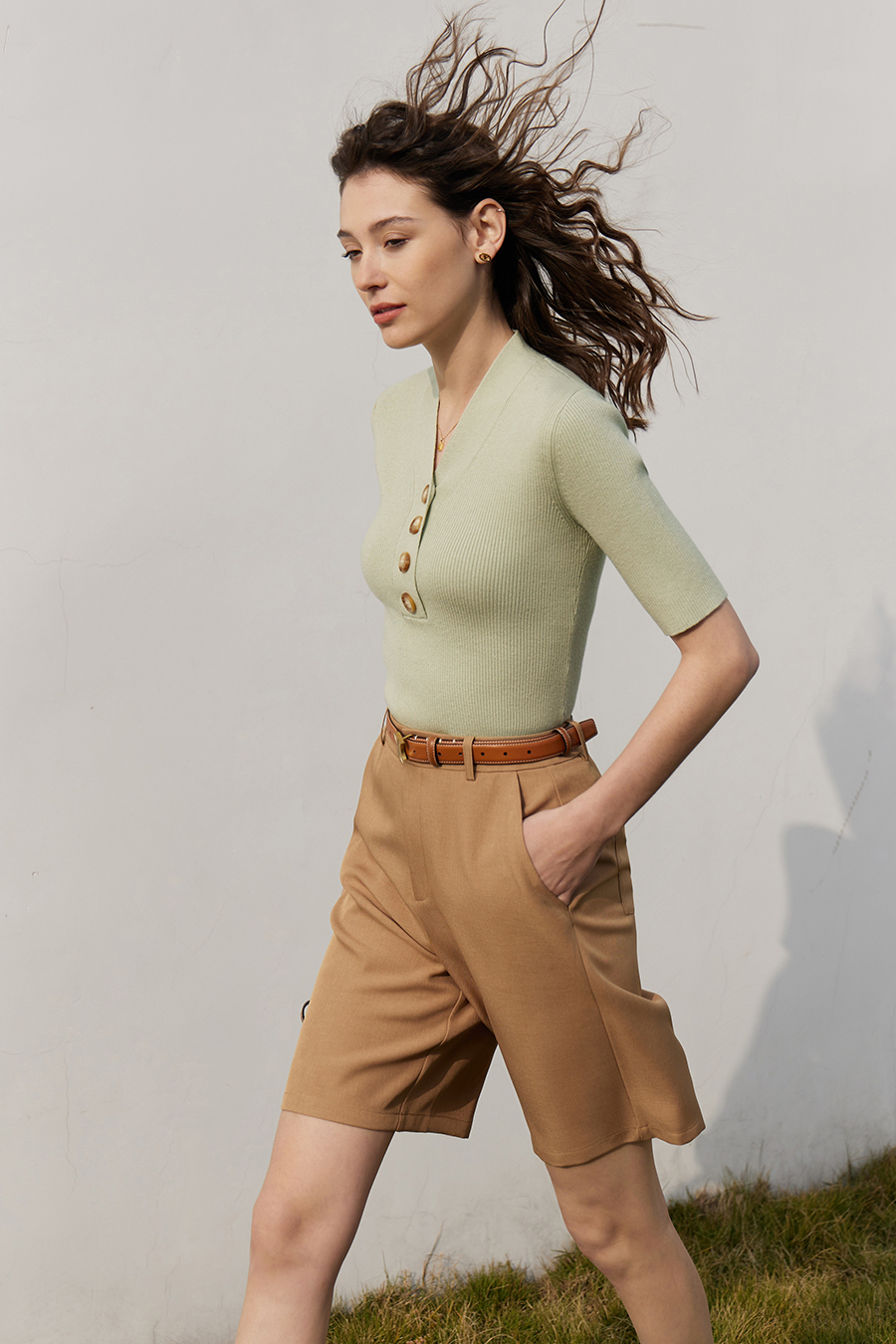 V-Neck Buttoned Knit Top|AMII-AMII.com