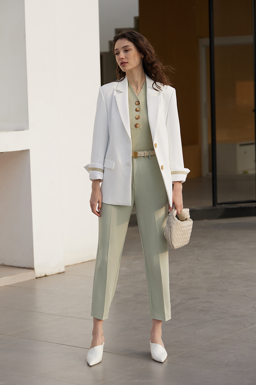 V-Neck Buttoned Knit Top|AMII-AMII.com