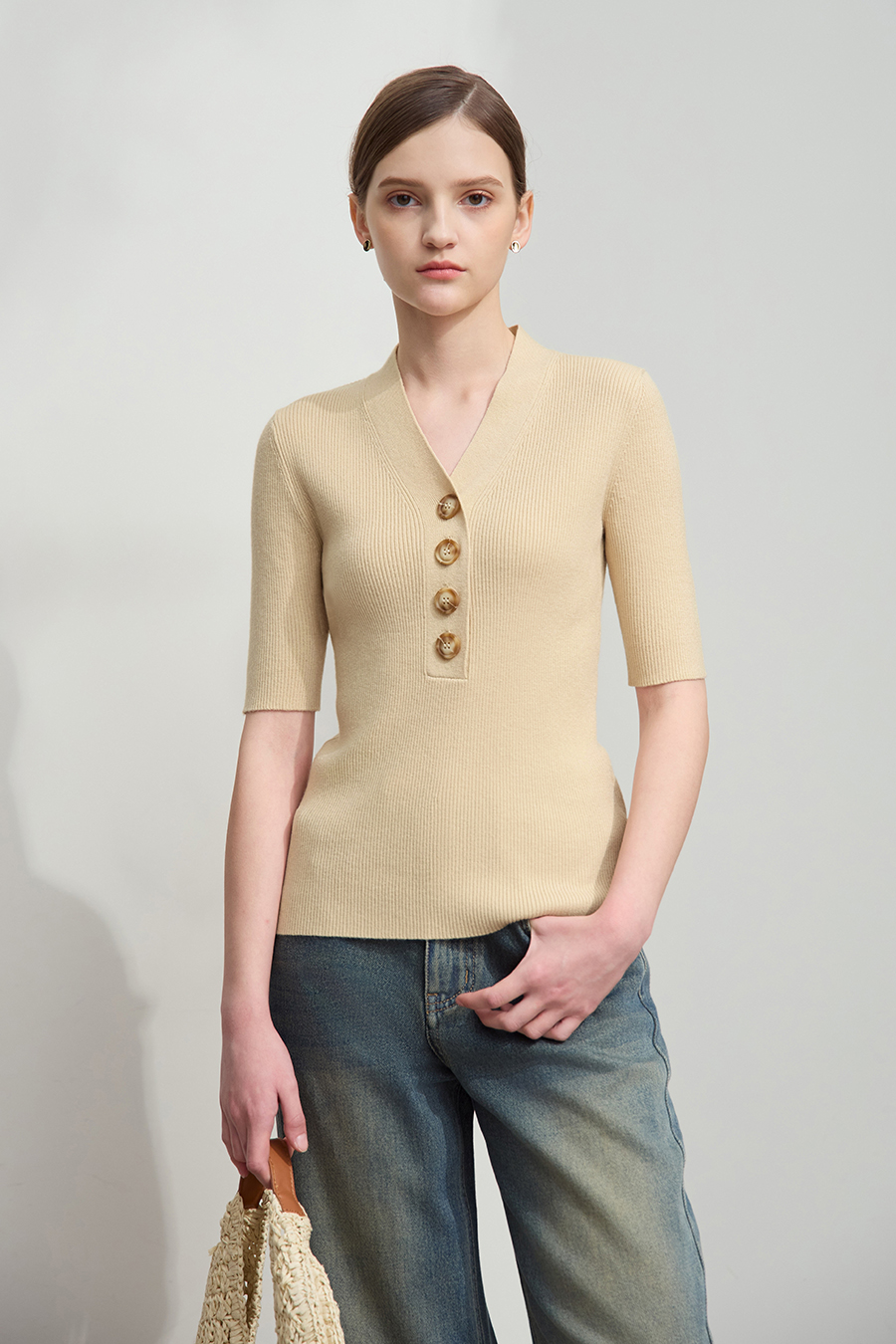 V-Neck Buttoned Knit Top|AMII-AMII.com
