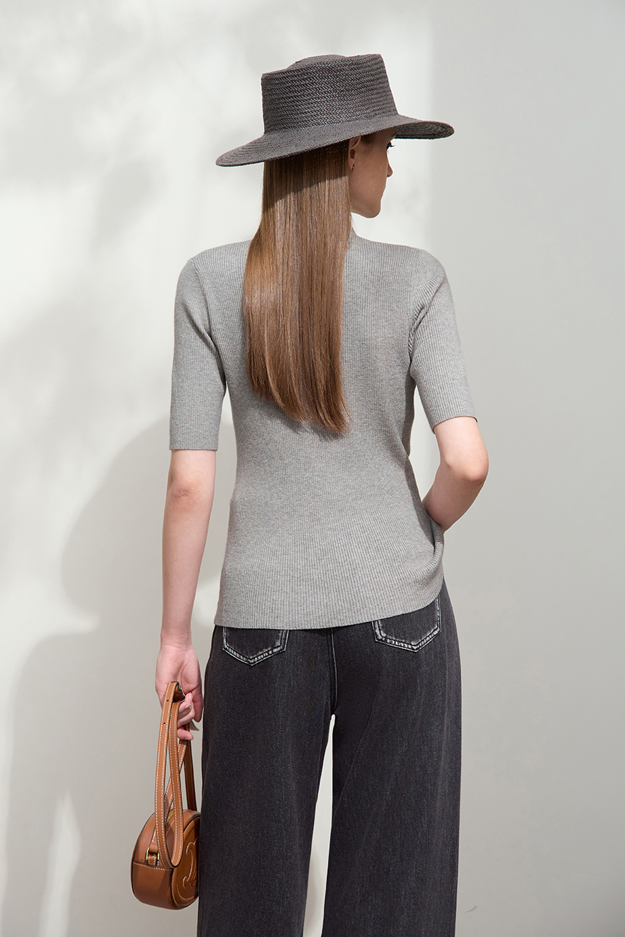 V-Neck Buttoned Knit Top|AMII-AMII.com