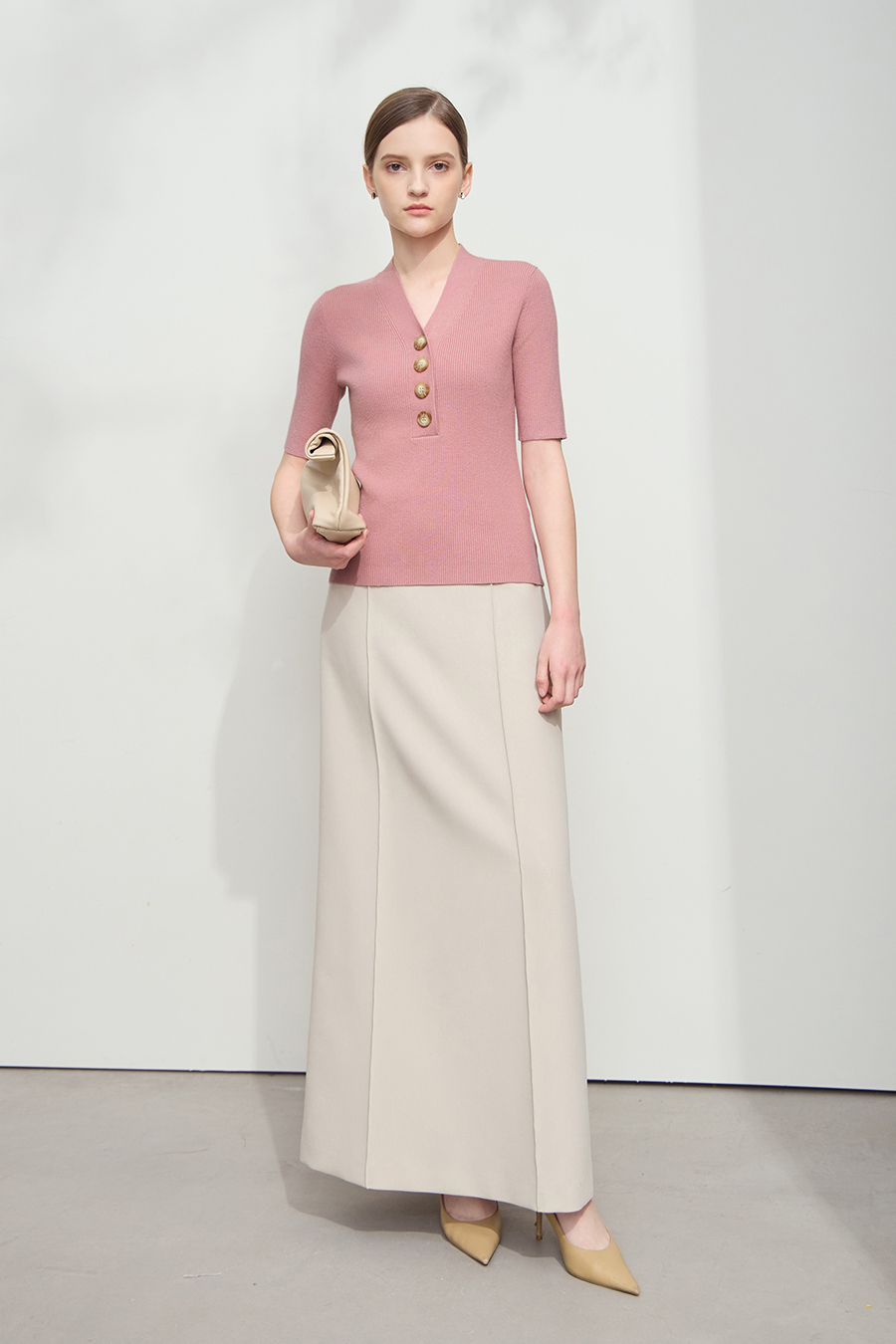 V-Neck Buttoned Knit Top|AMII-AMII.com