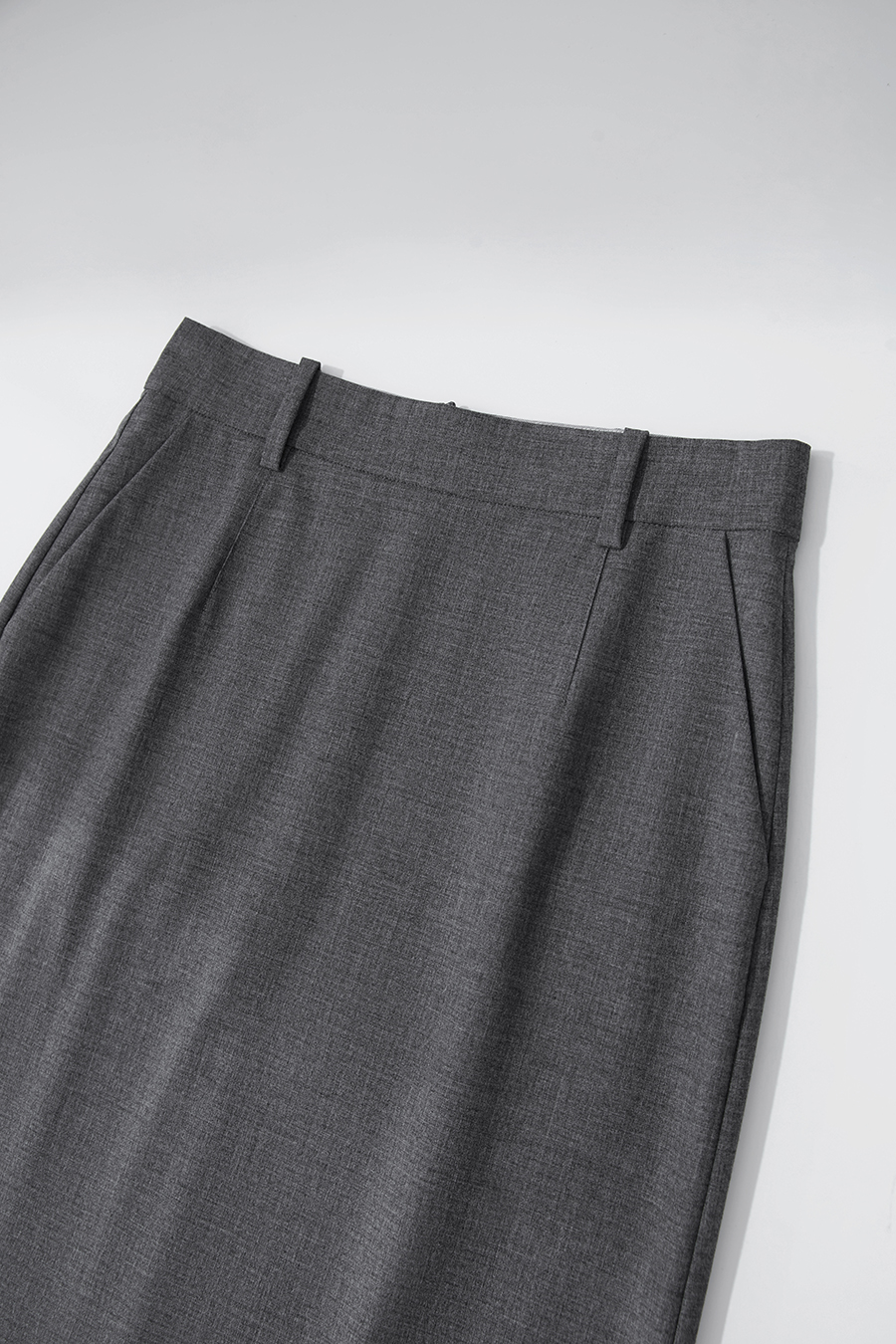 Back-slit Straight Skirt