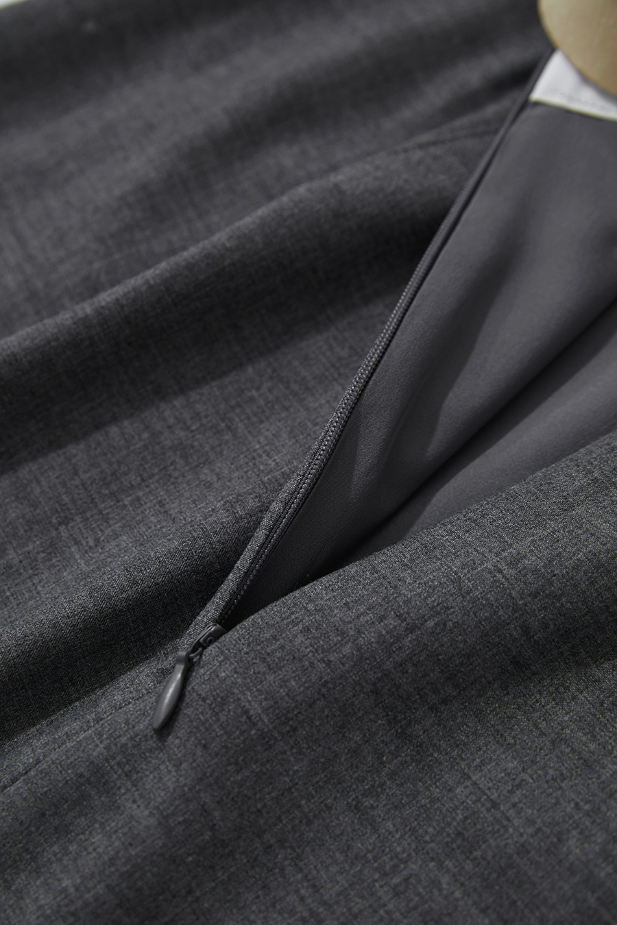 Back-slit Straight Skirt