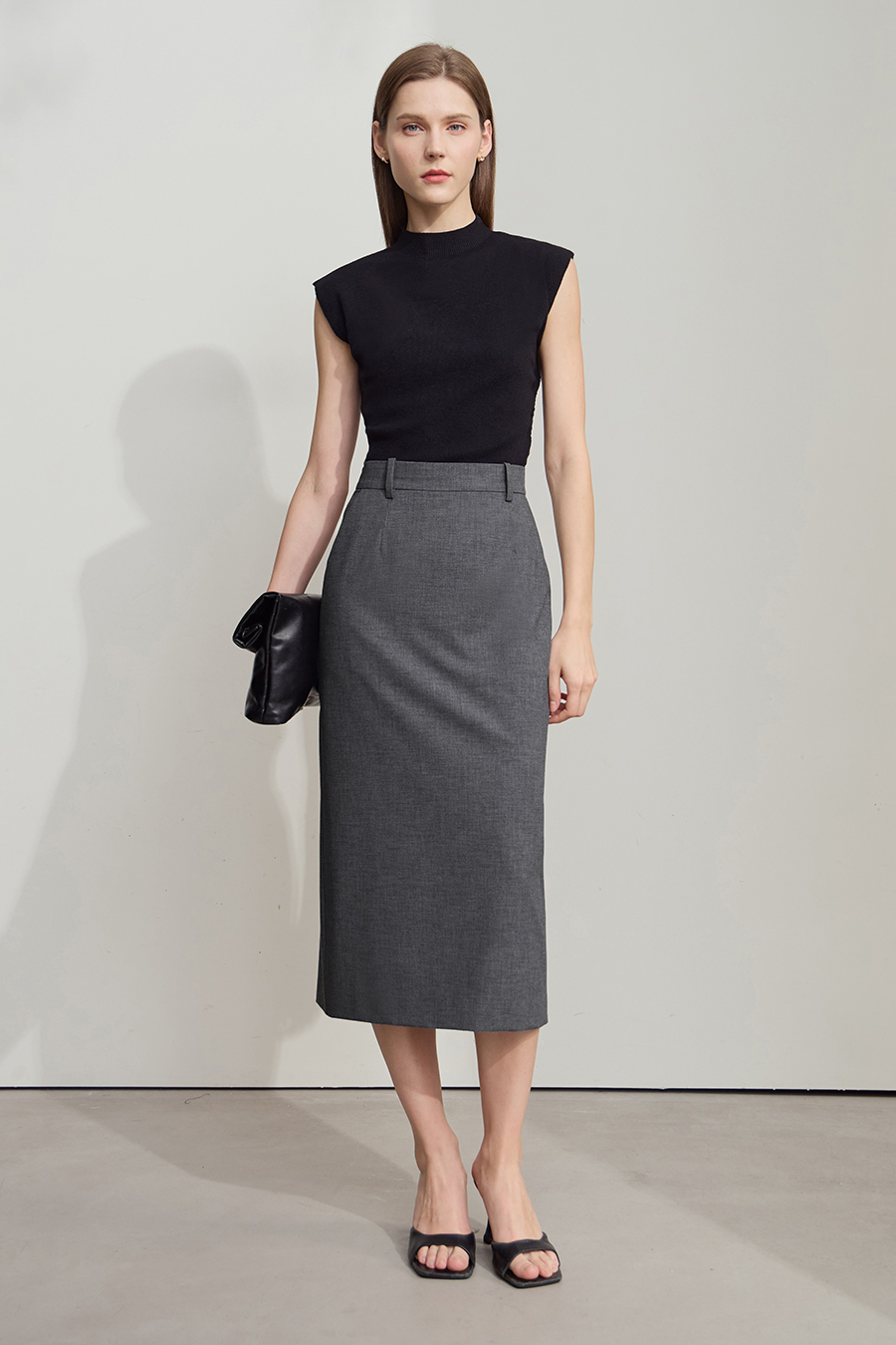 Back-slit Straight Skirt