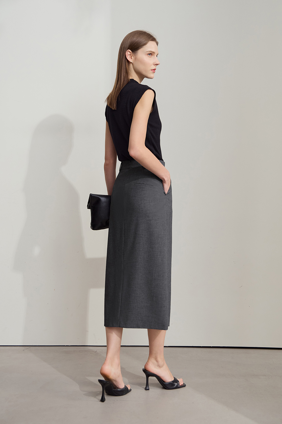 Back-slit Straight Skirt