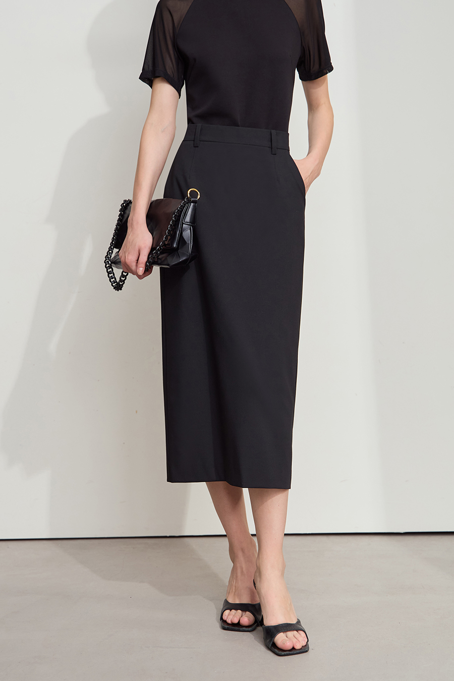 Back-slit Straight Skirt