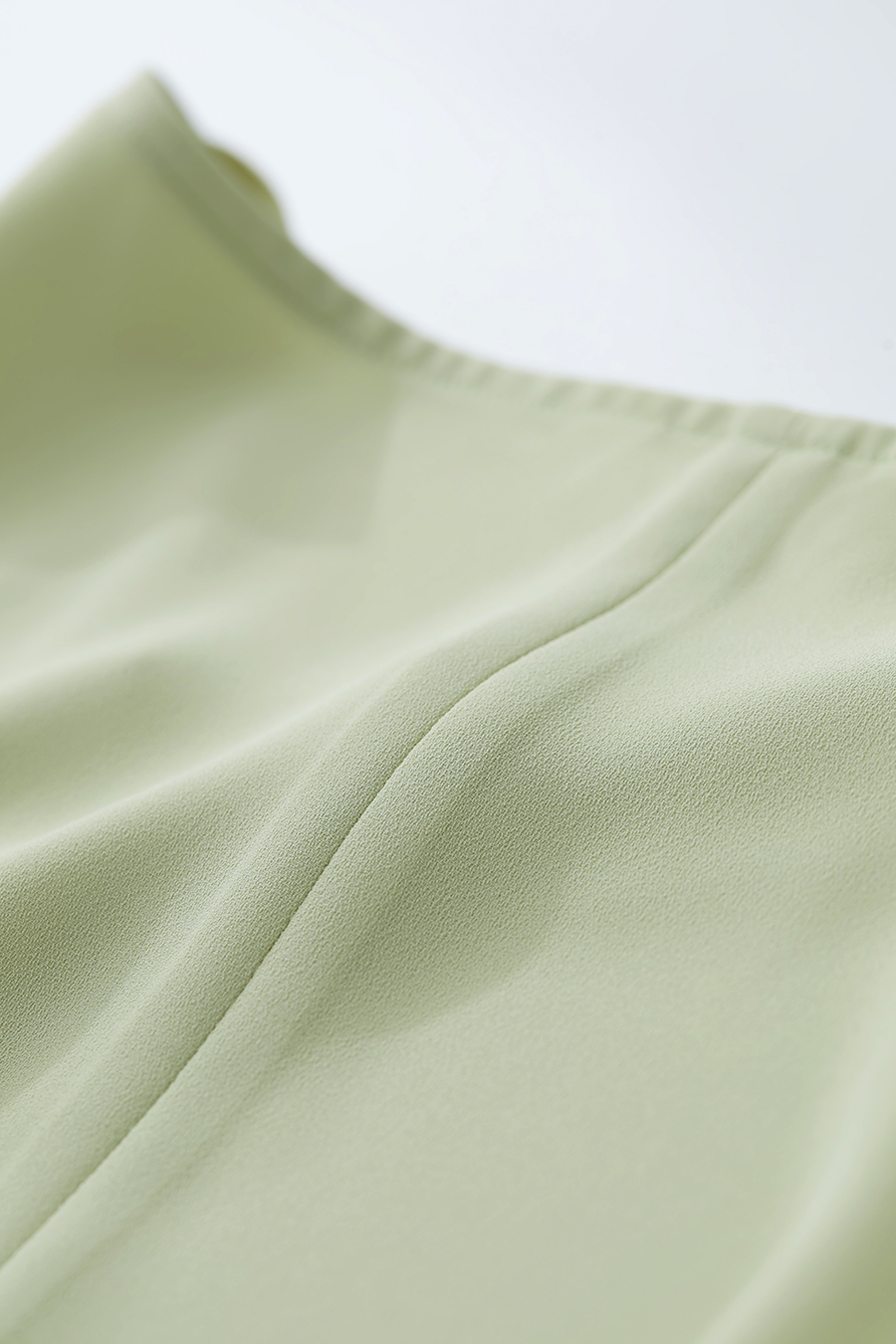 Drop-shoulder gathered chiffon blouse|AMII