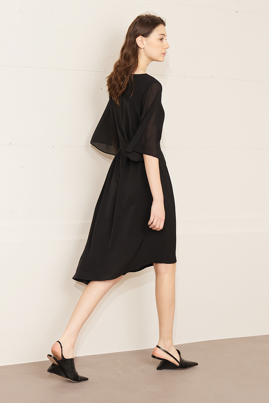 Contrast Fabric Belted Dress