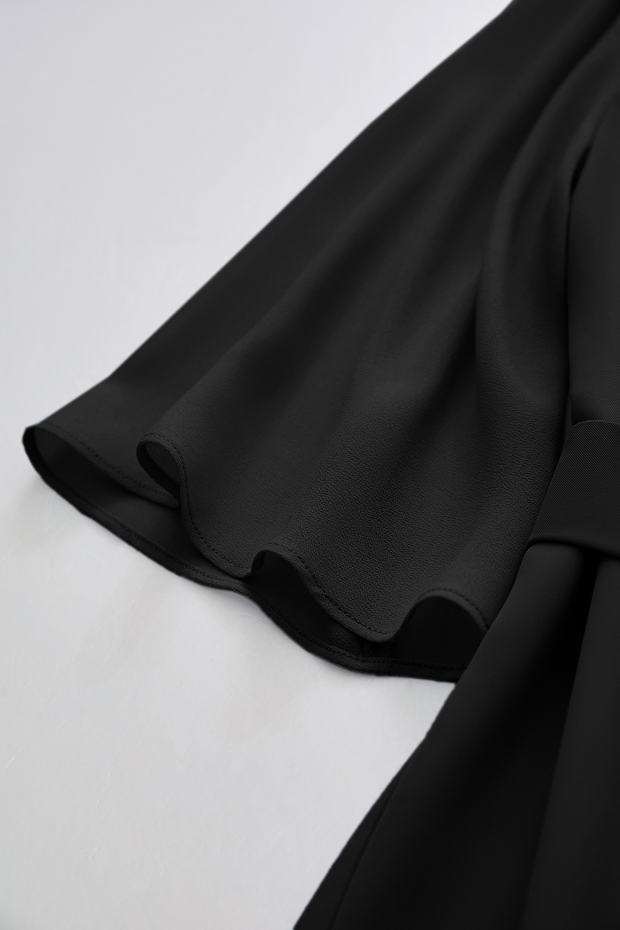 Contrast Fabric Belted Dress