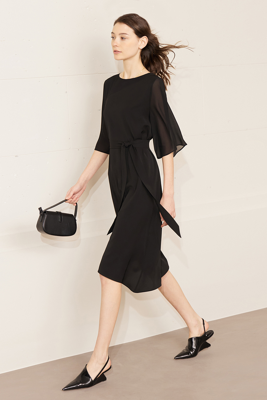 Contrast Fabric Belted Dress