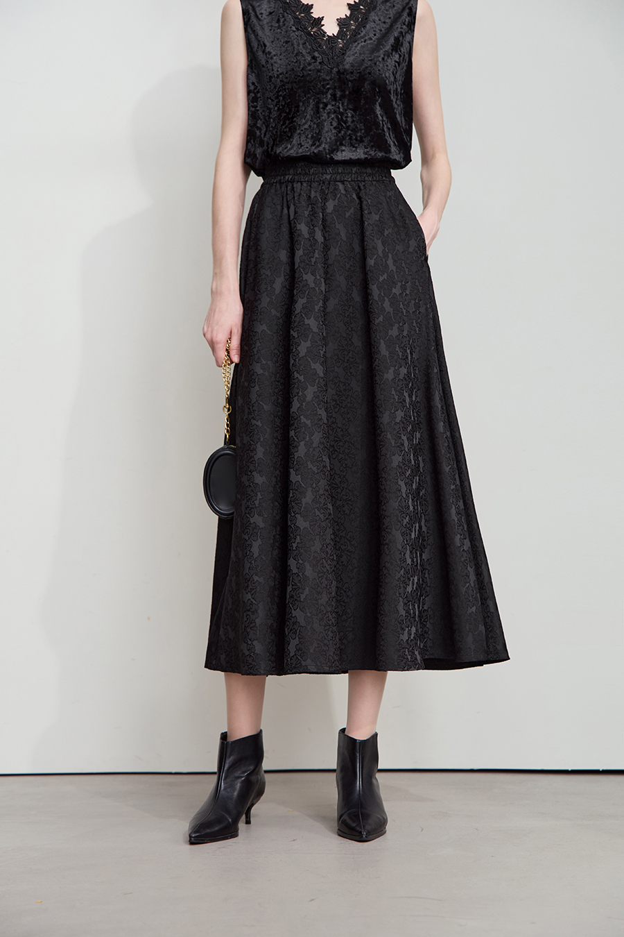 Black heavy-duty jacquard midi skirt|AMII