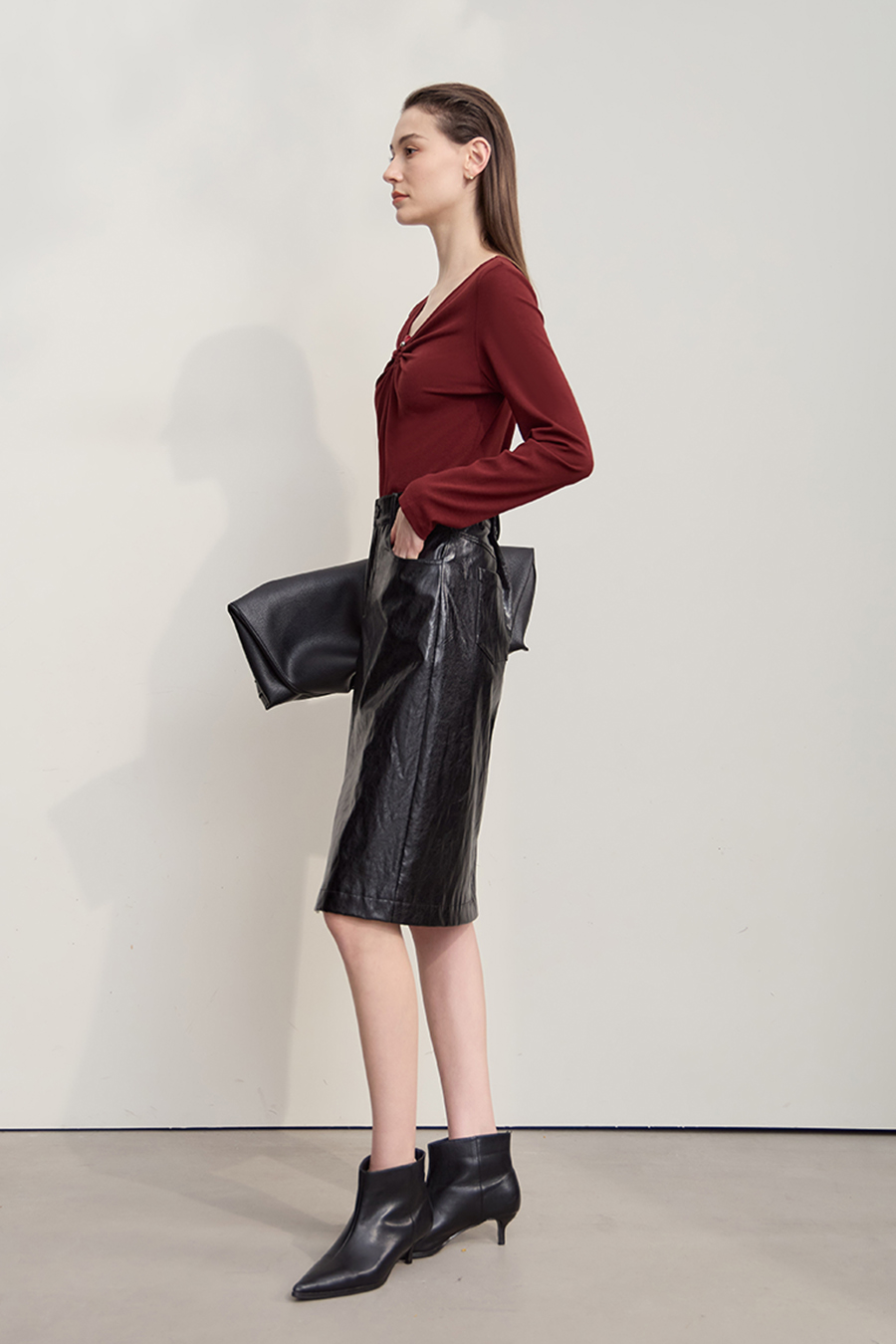 Slim V - Neck Elastic T - Shirt|AMII-AMII.com