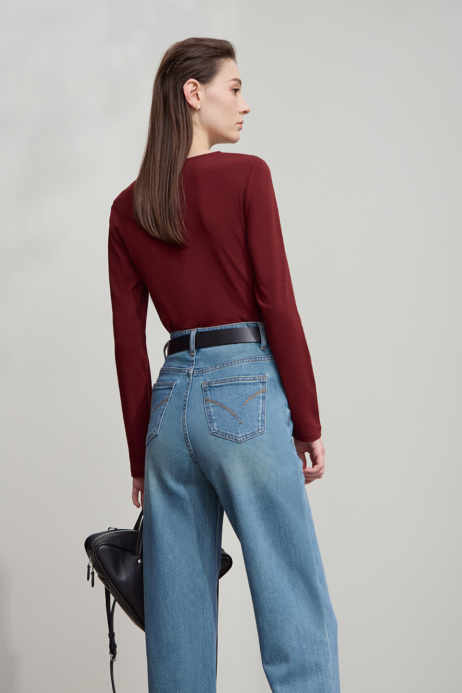 Slim V - Neck Elastic T - Shirt|AMII-AMII.com