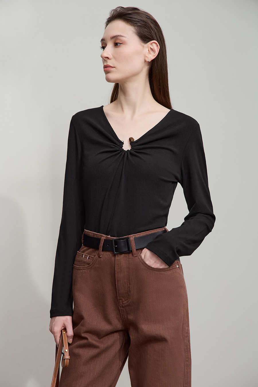 Slim V - Neck Elastic T - Shirt|AMII-AMII.com