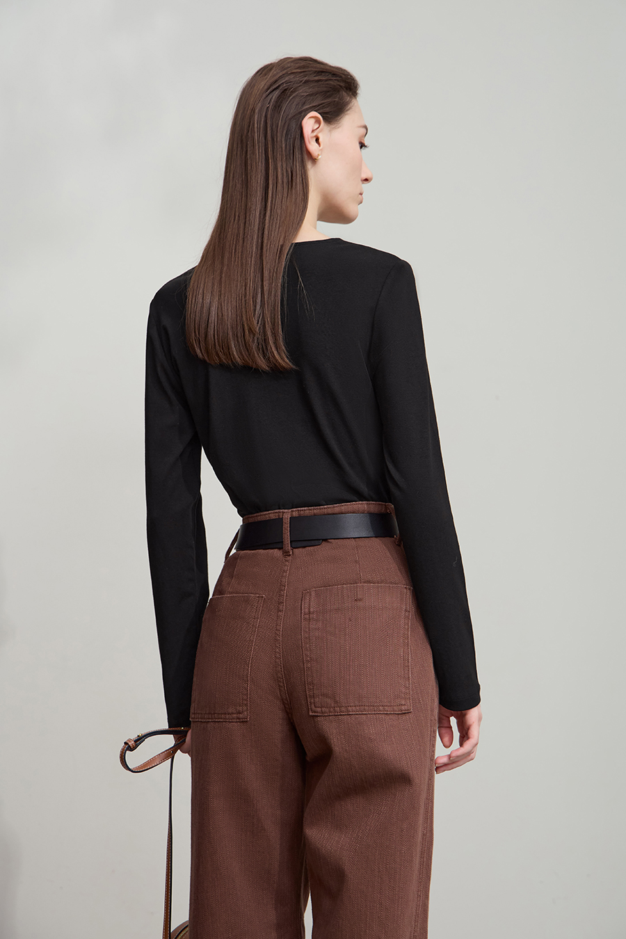 Slim V - Neck Elastic T - Shirt|AMII-AMII.com