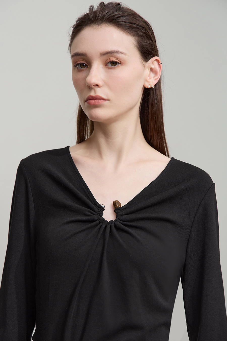 Slim V - Neck Elastic T - Shirt|AMII-AMII.com