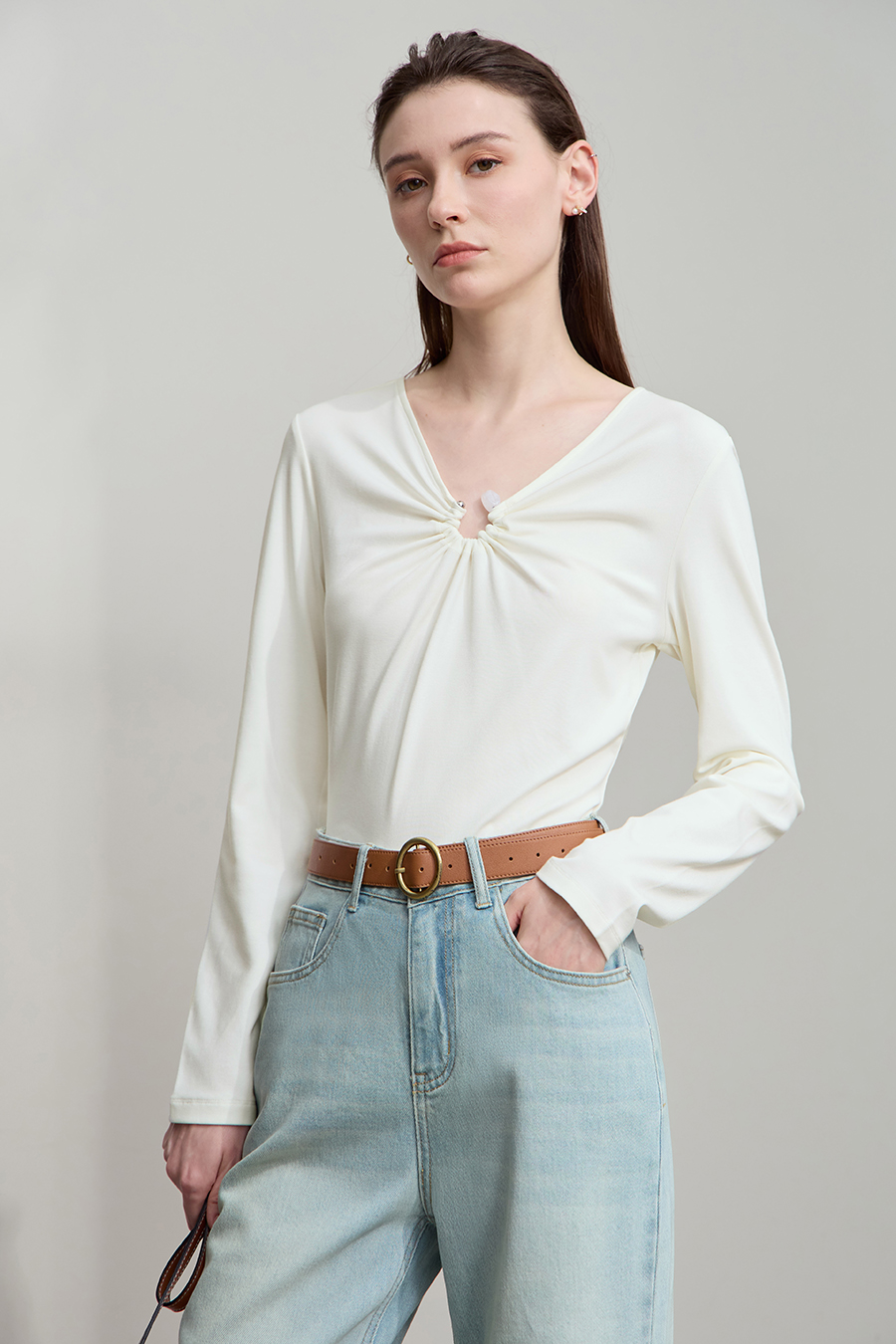 Slim V - Neck Elastic T - Shirt|AMII-AMII.com
