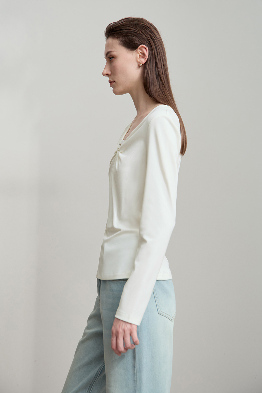 Slim V - Neck Elastic T - Shirt|AMII-AMII.com