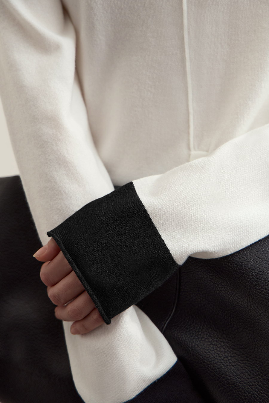 Turtleneck Color Block Cuff Sweater|AMII-AMII.com