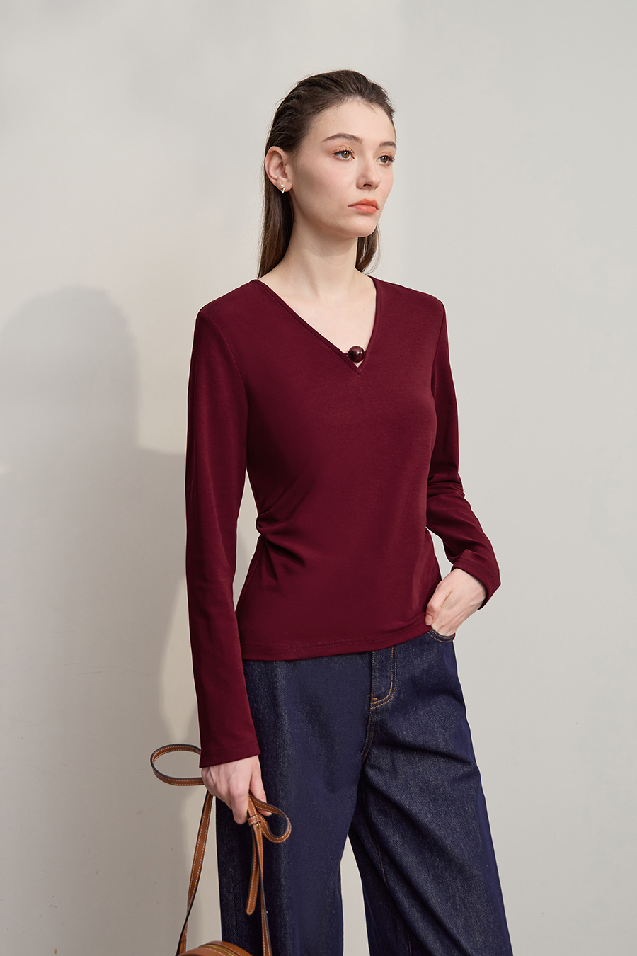 V-neck Beaded Stretch Cotton T-shirt