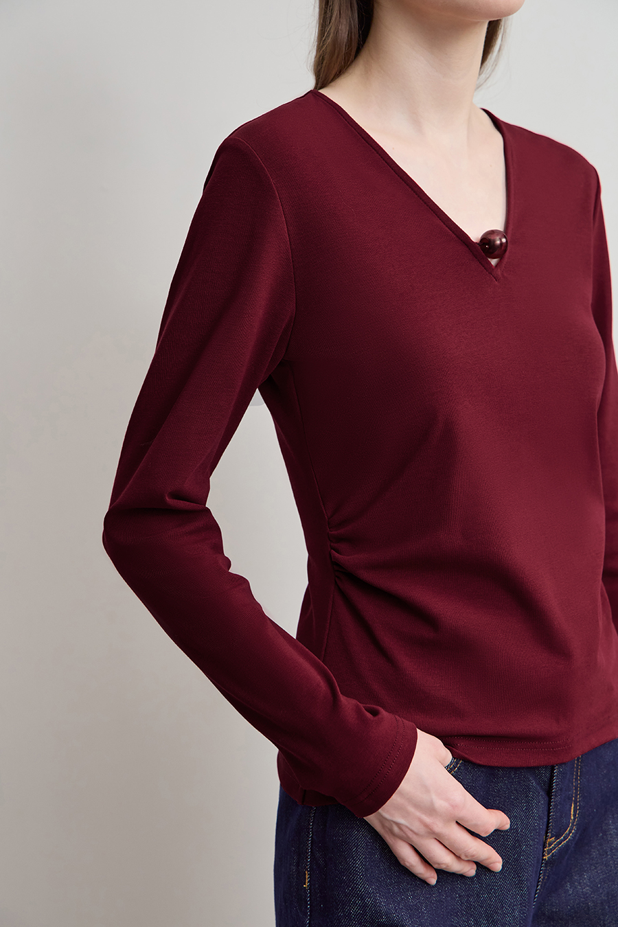 V-neck Beaded Stretch Cotton T-shirt