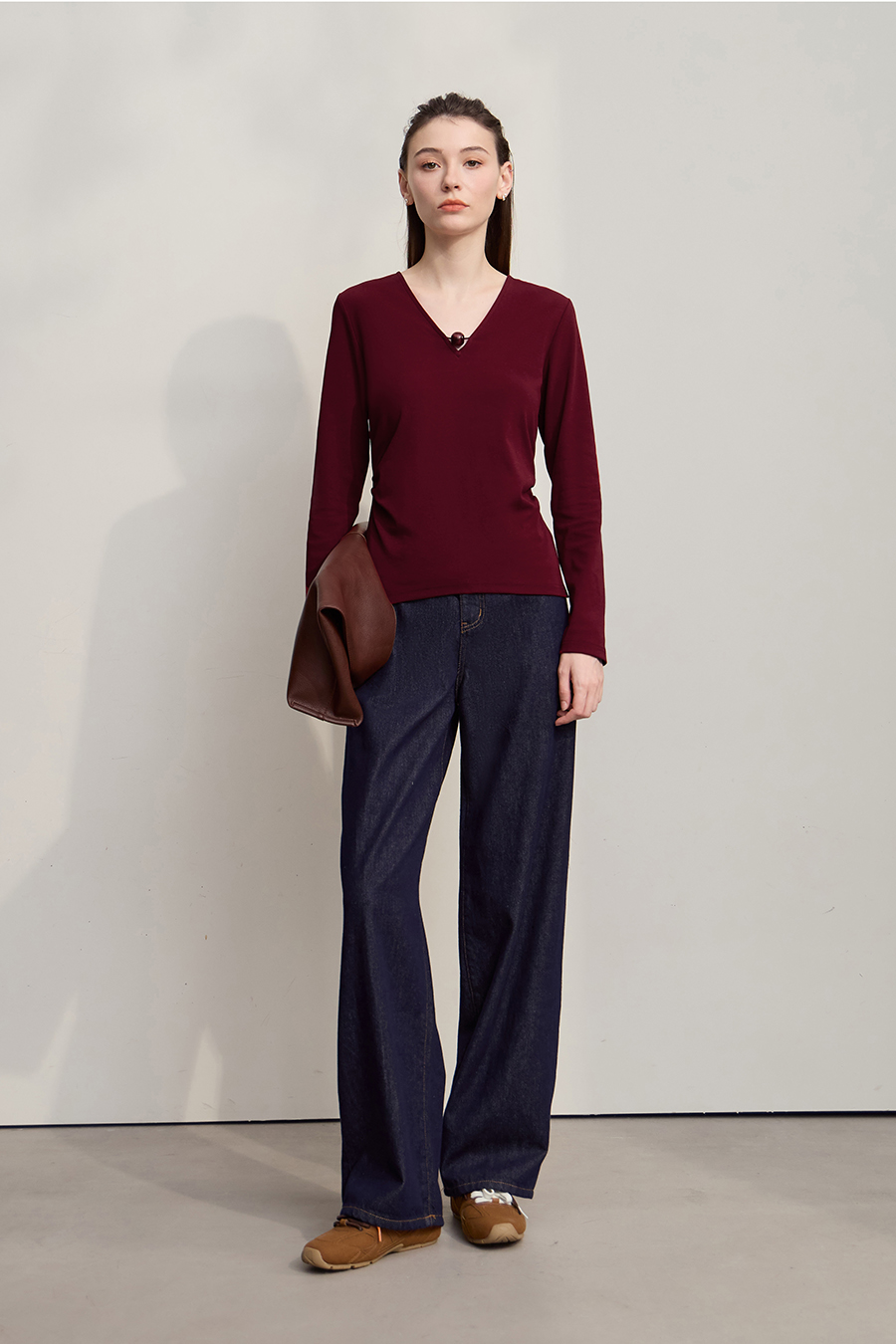 V-neck Beaded Stretch Cotton T-shirt