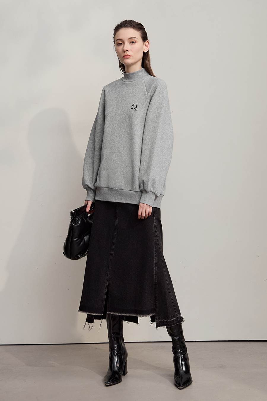 Letter Embroidered Raglan Sweatshirt