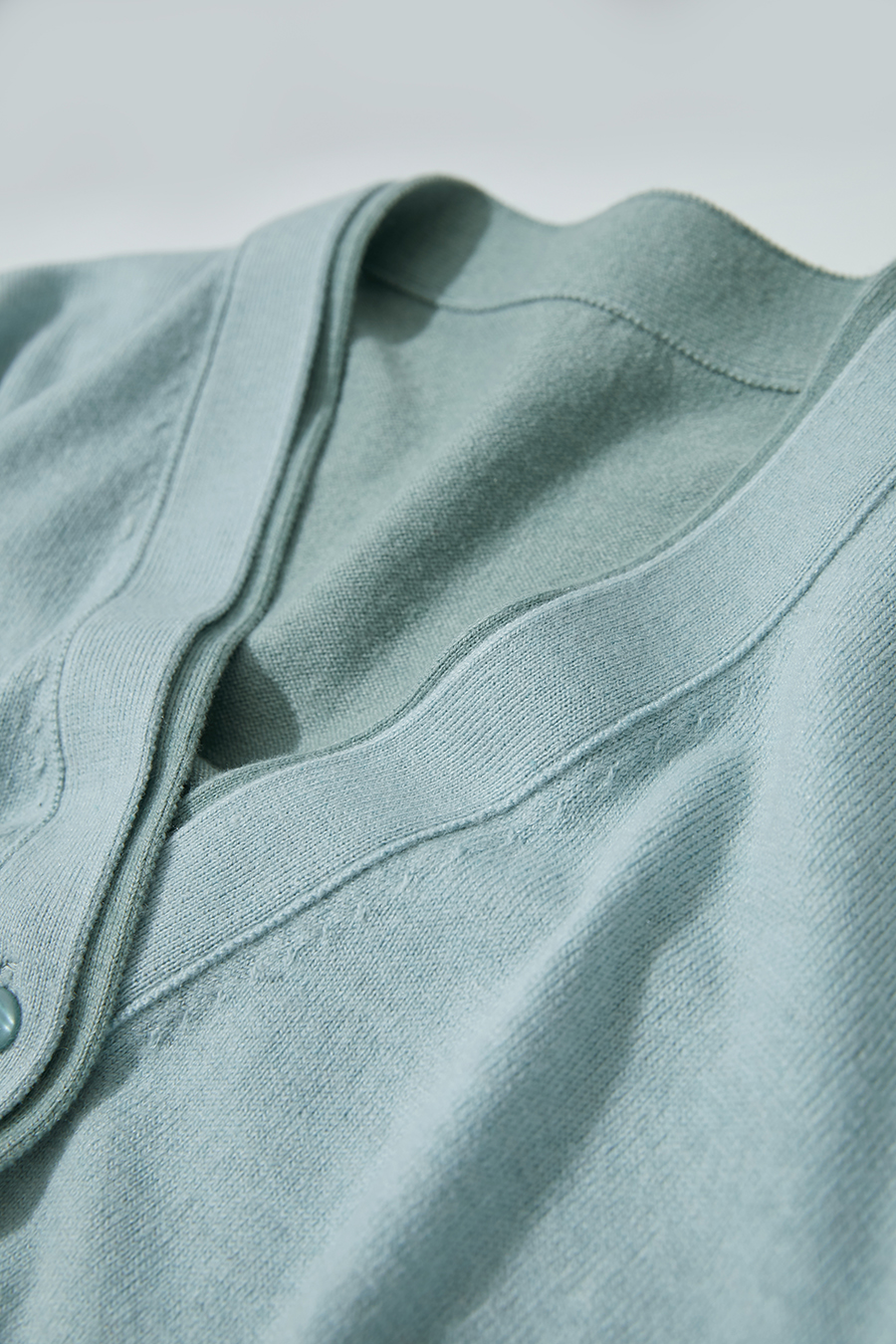 V-neck Knit Cardigan