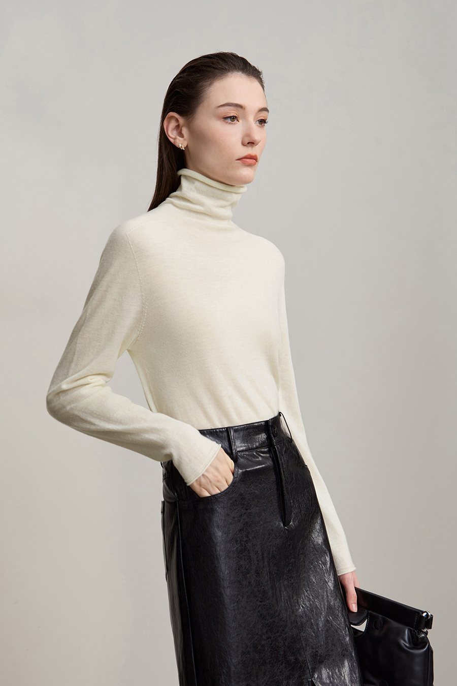 High Neck Seamless Wool Sweater