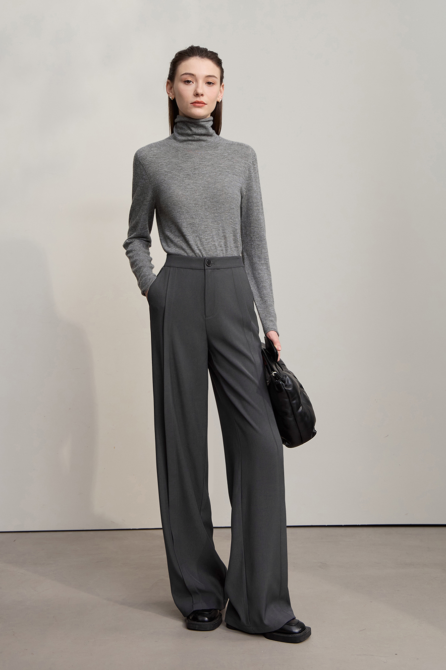 High Neck Seamless Wool Sweater