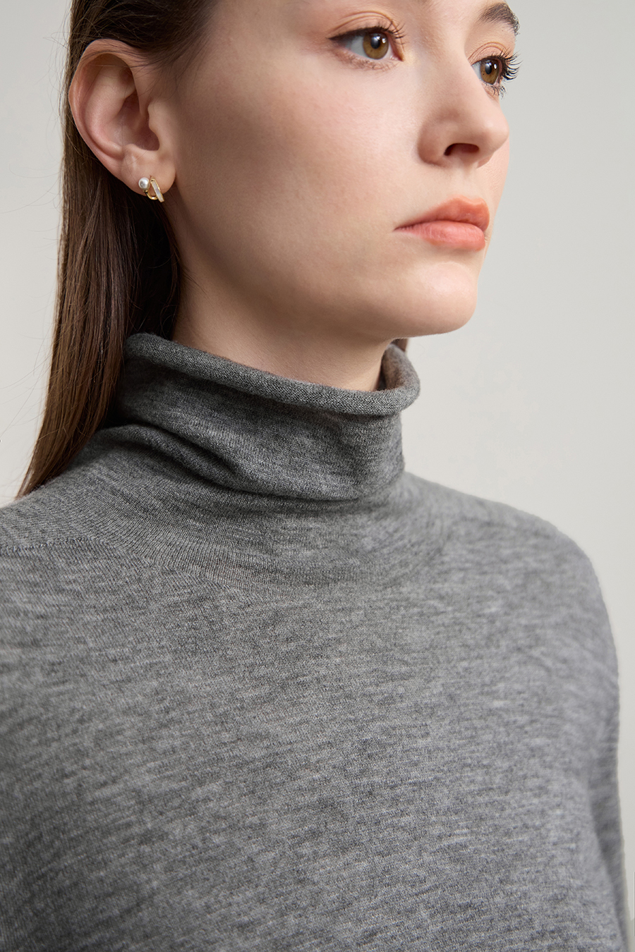 High Neck Seamless Wool Sweater