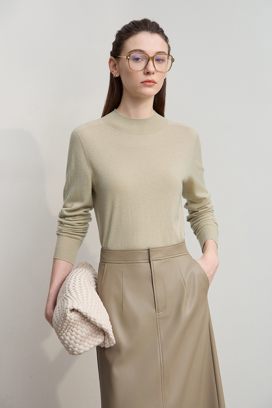 Half High Neck Seamless Sweater