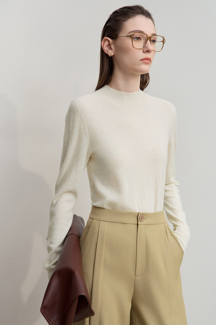 Half High Neck Seamless Sweater