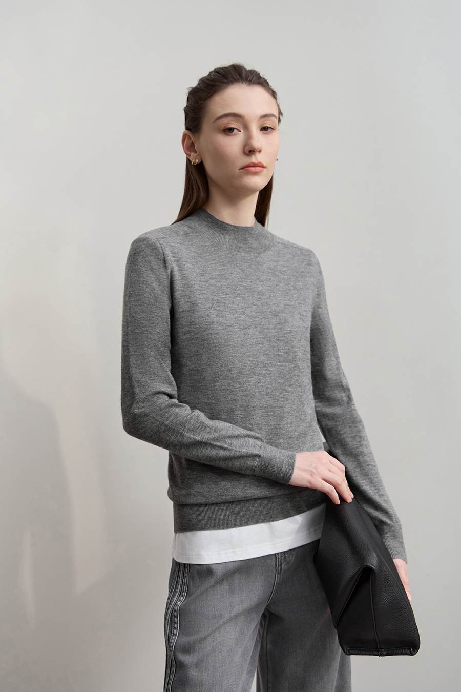 Half High Neck Seamless Sweater