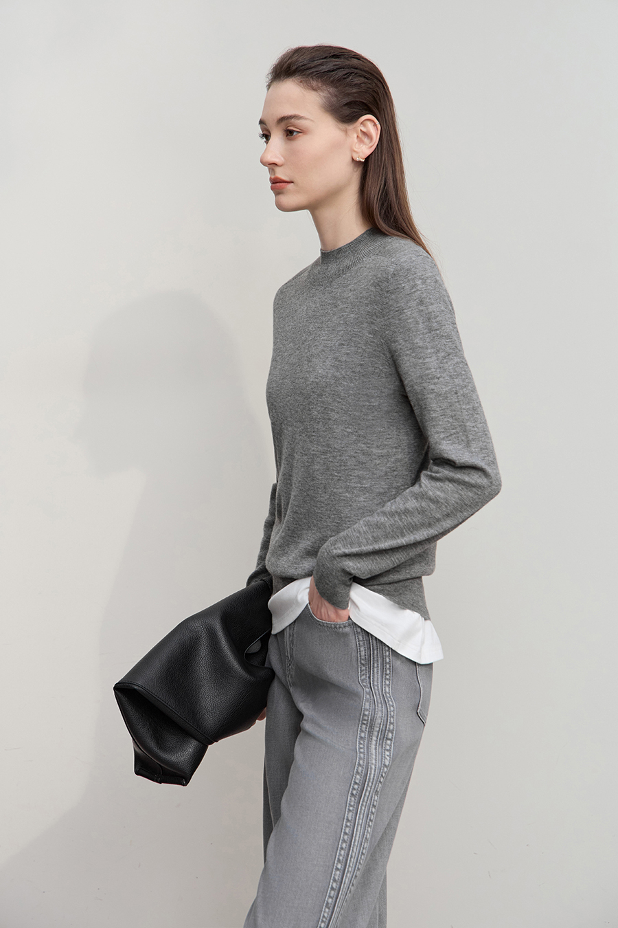 Half High Neck Seamless Sweater