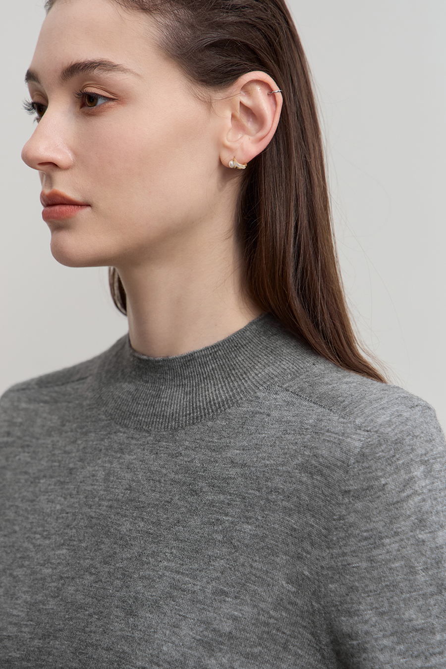 Half High Neck Seamless Sweater