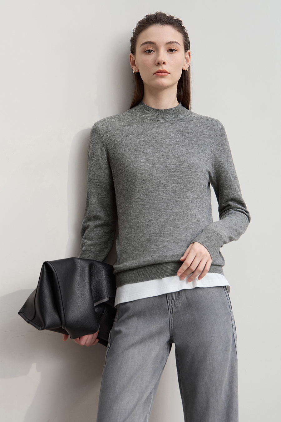 Half High Neck Seamless Sweater