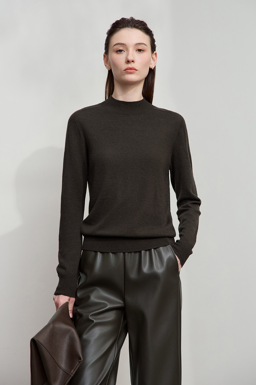 Half High Neck Seamless Sweater