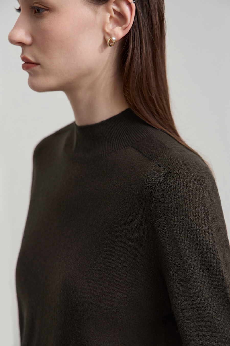 Half High Neck Seamless Sweater