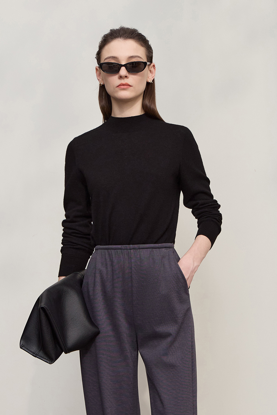 Half High Neck Seamless Sweater