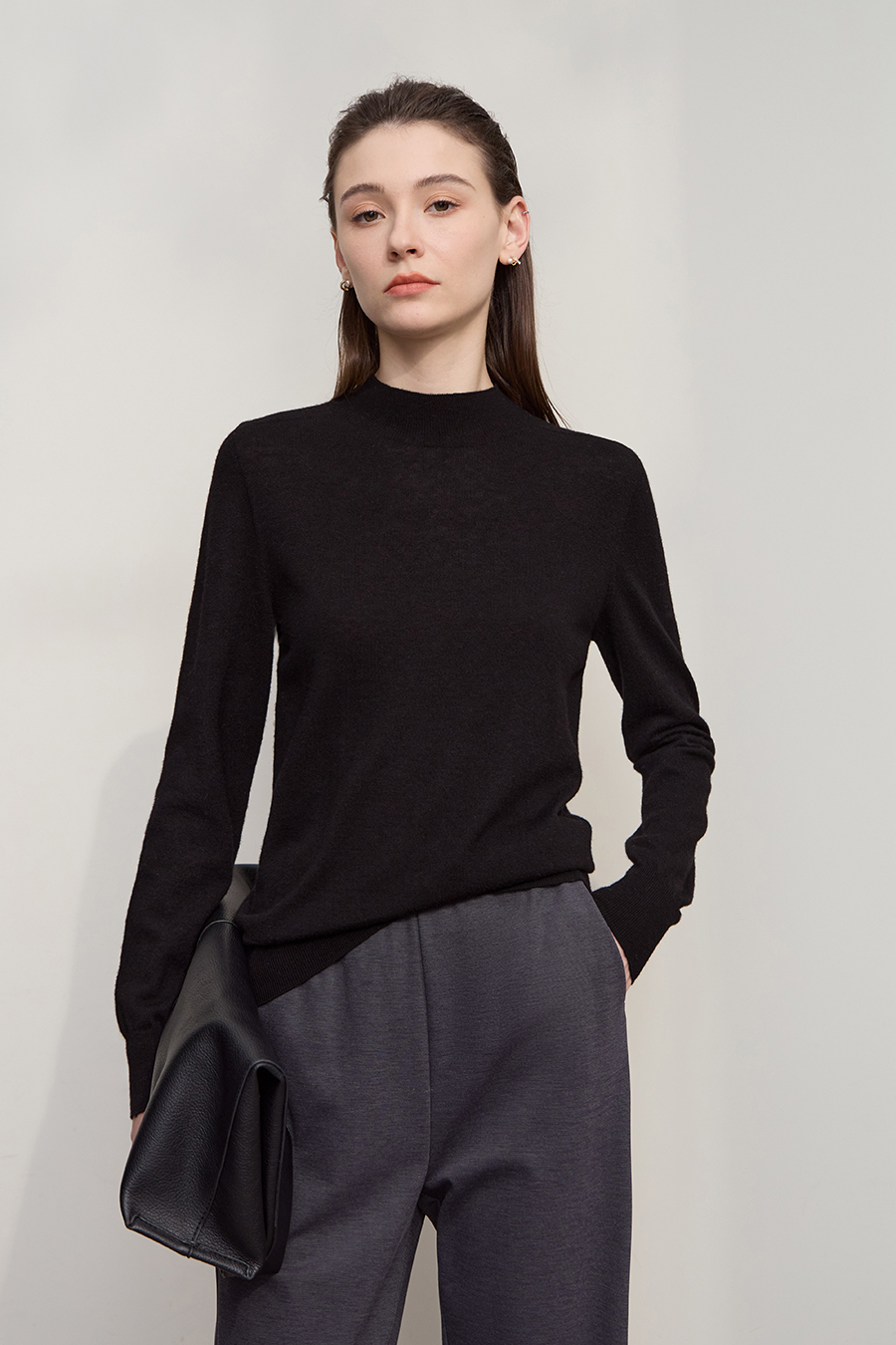 Half High Neck Seamless Sweater