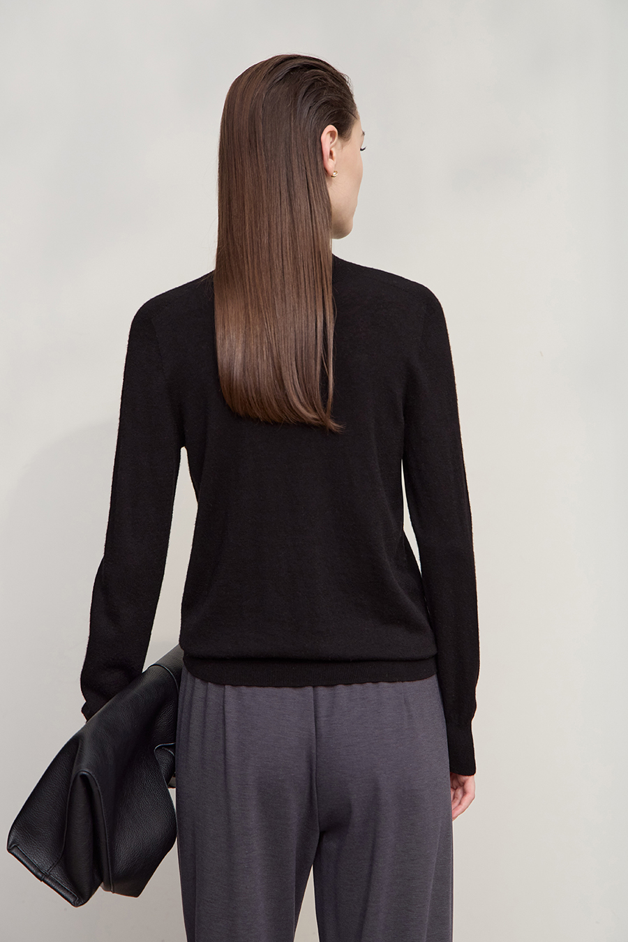 Half High Neck Seamless Sweater