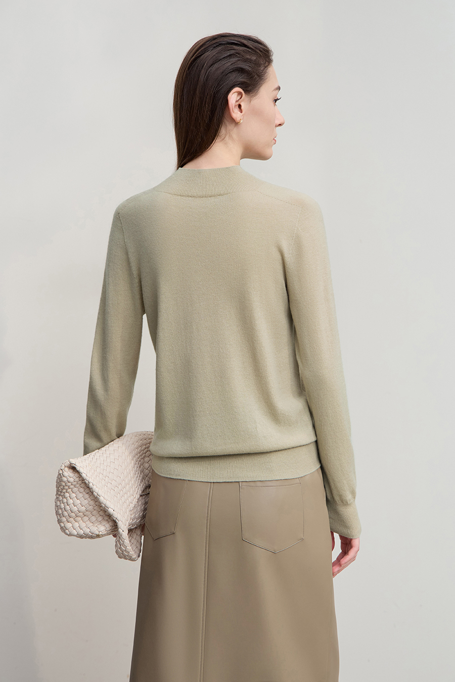 Half High Neck Seamless Sweater