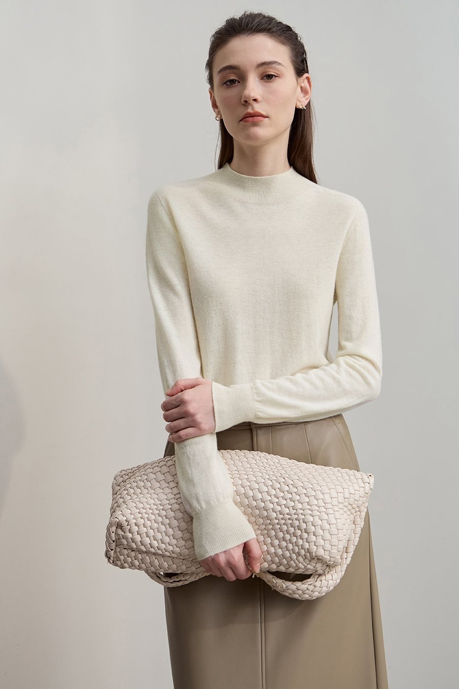 Half High Neck Seamless Sweater