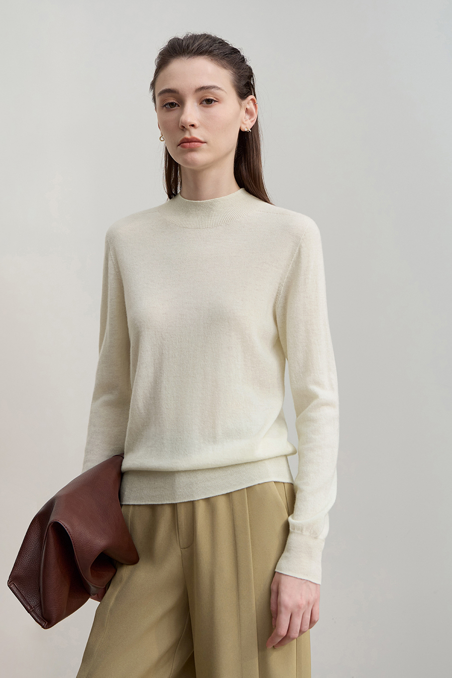 Half High Neck Seamless Sweater