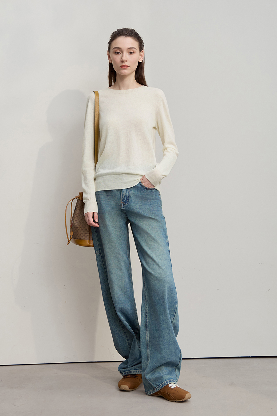 Crew Neck Seamless Wool Sweater|AMII-AMII.com