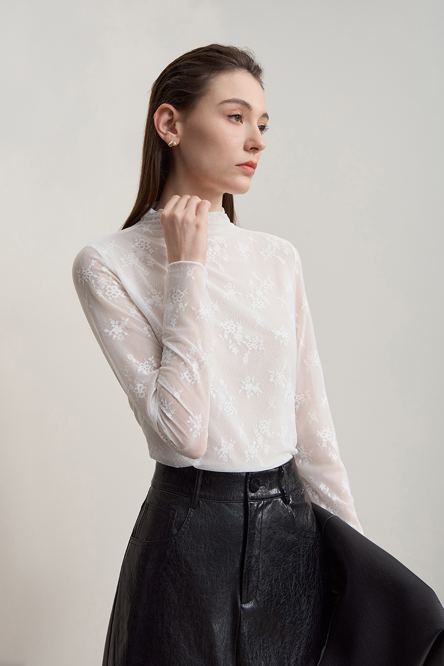 Half - Neck Lace Undershirt|AMII-AMII.com