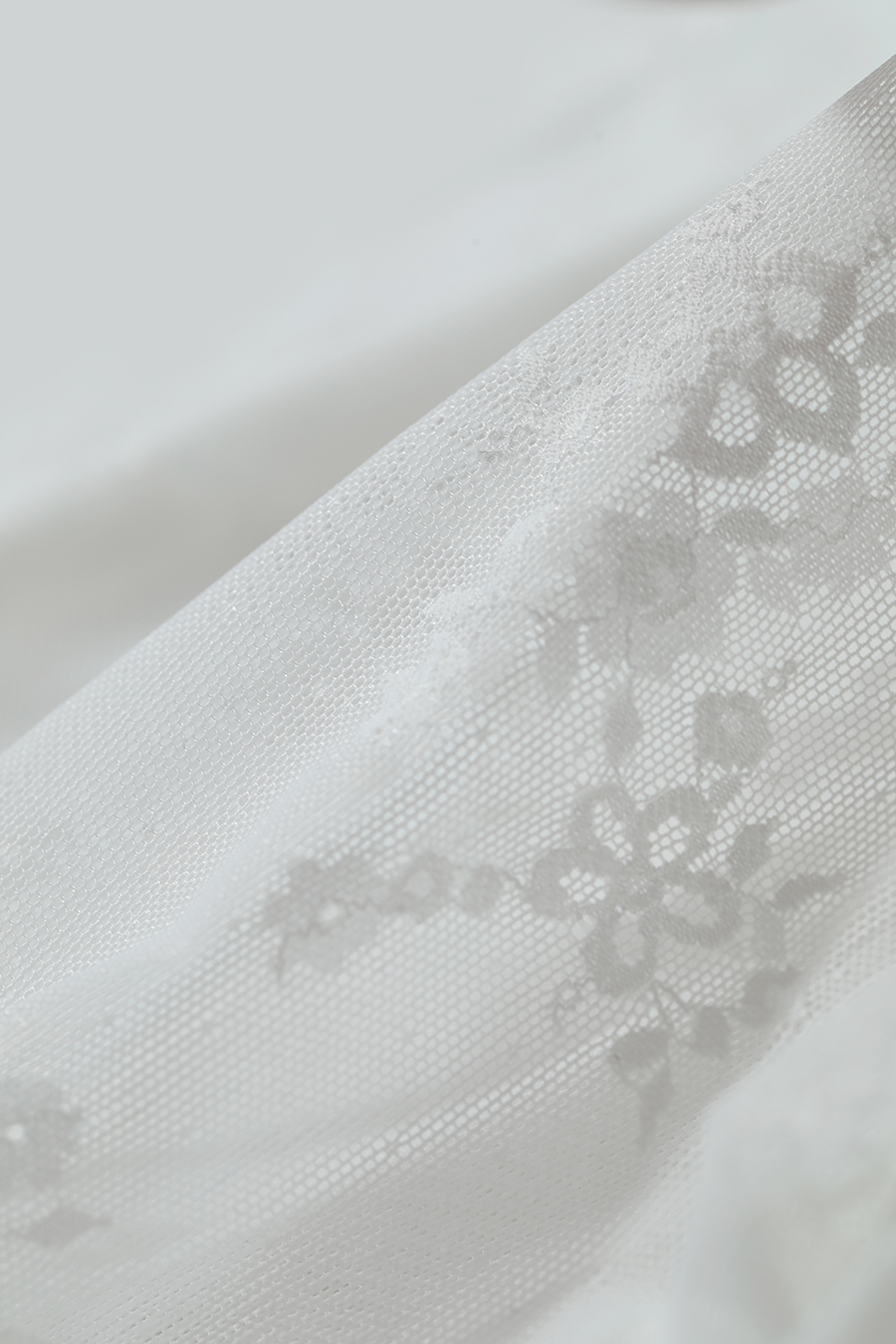 Half - Neck Lace Undershirt|AMII-AMII.com